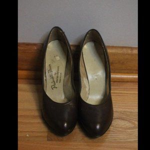 Brown vintage heels